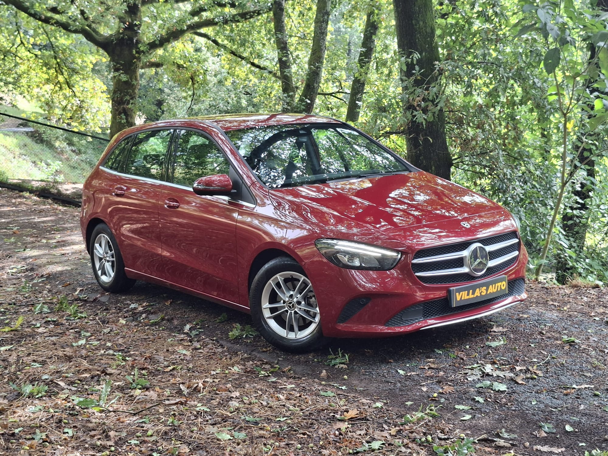 Mercedes B180D - Image 18