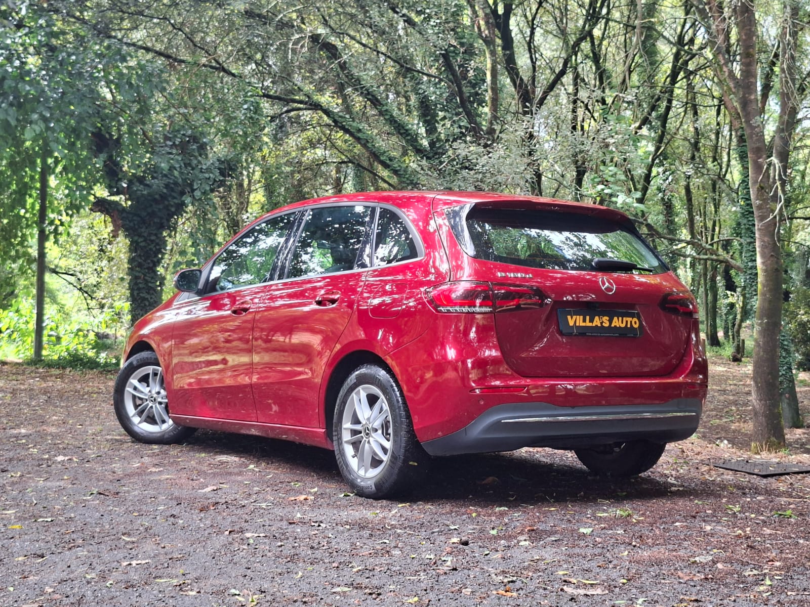 Mercedes B180D - Image 16